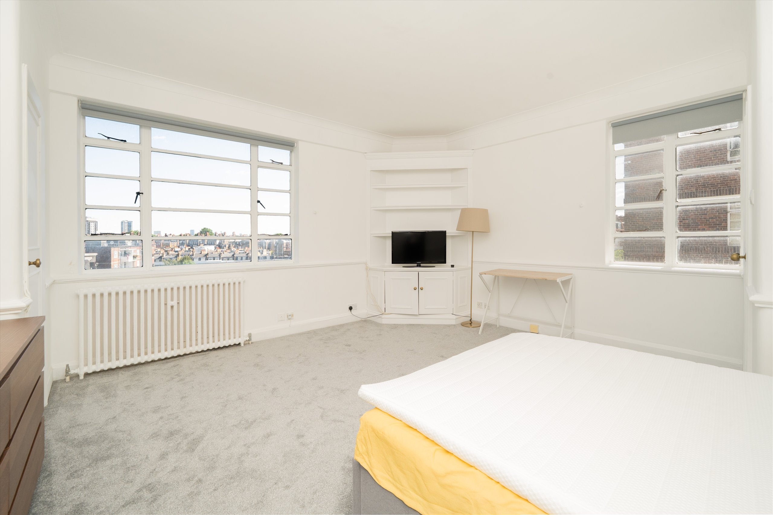 Flat Sloane Avenue in Greater London