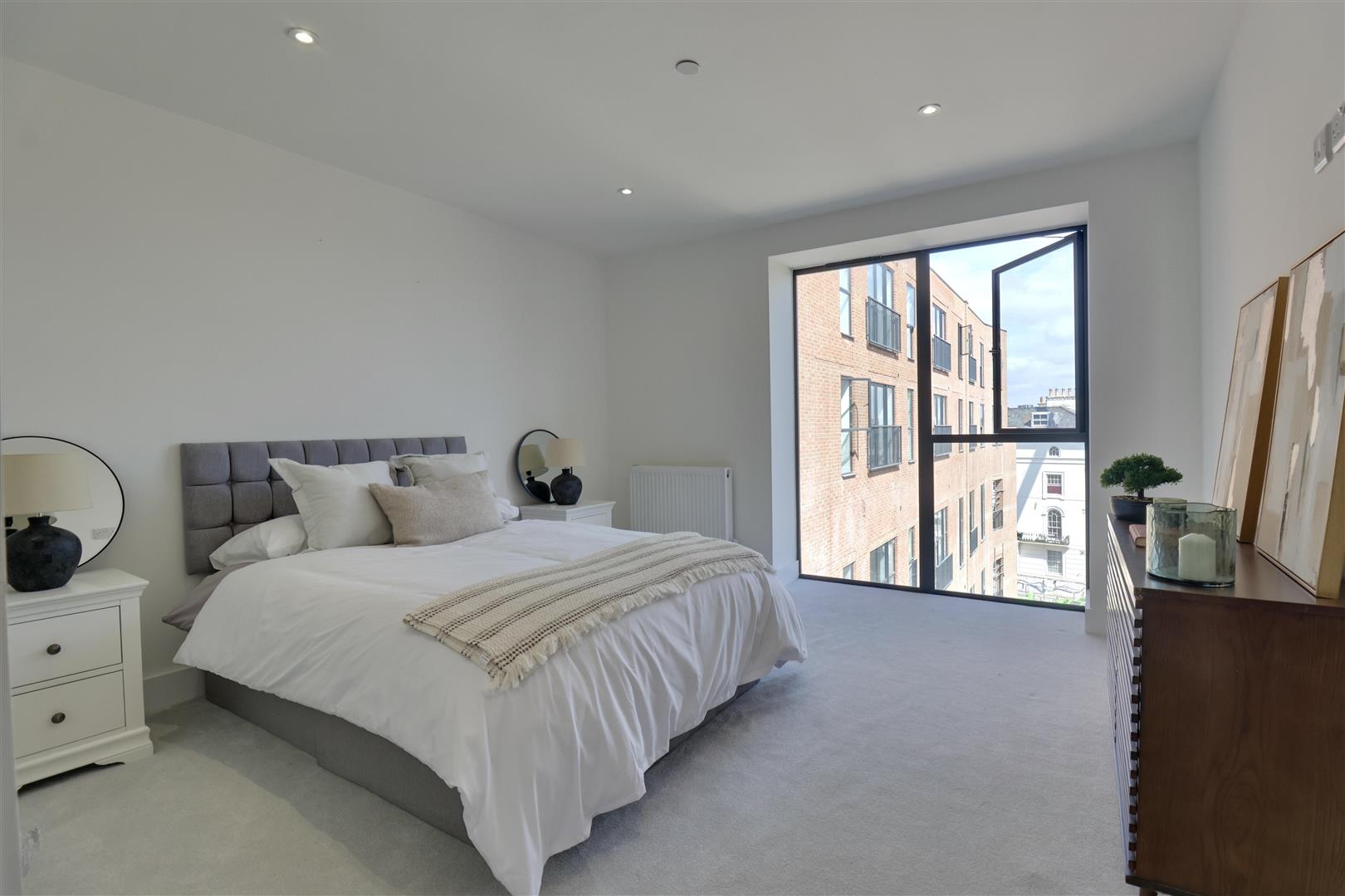 Flat Palmerston Road in Portsmouth