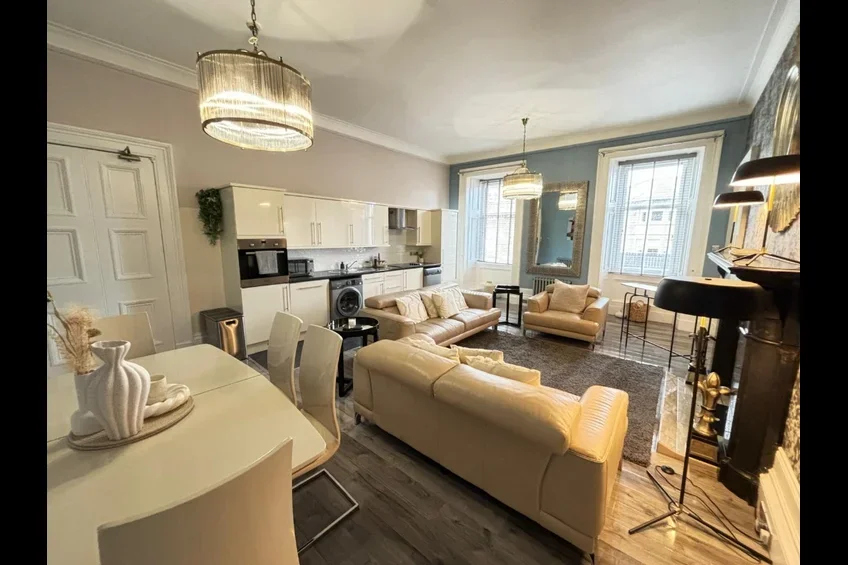 Flat Mansionhouse Road in Paisley
