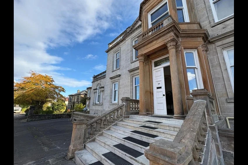 Flat Mansionhouse Road in Paisley