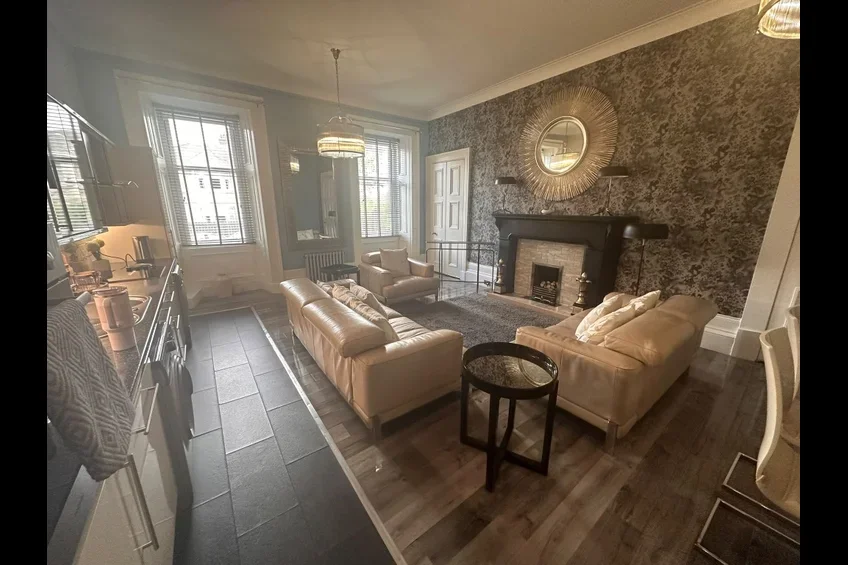 Flat Mansionhouse Road in Paisley