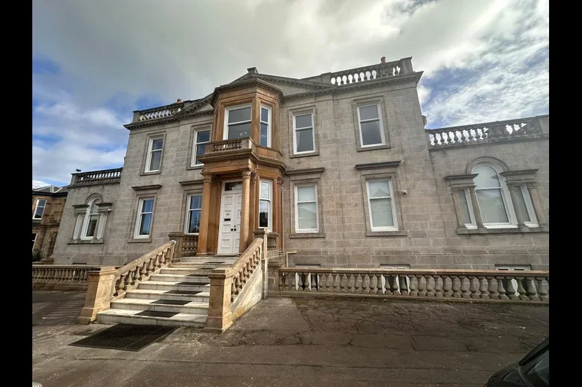 Flat Mansionhouse Road in Paisley