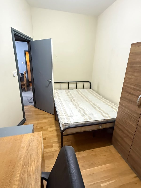 Room Roman Road in Greater London