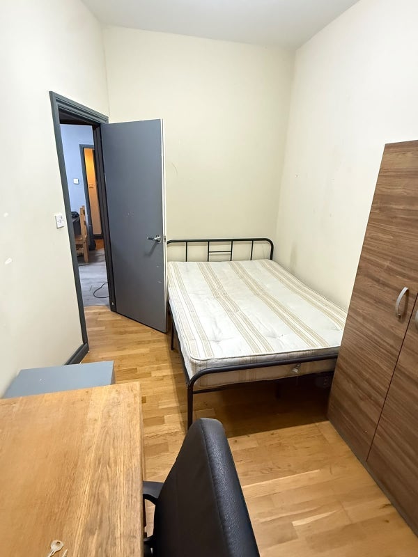 Room Roman Road in Greater London