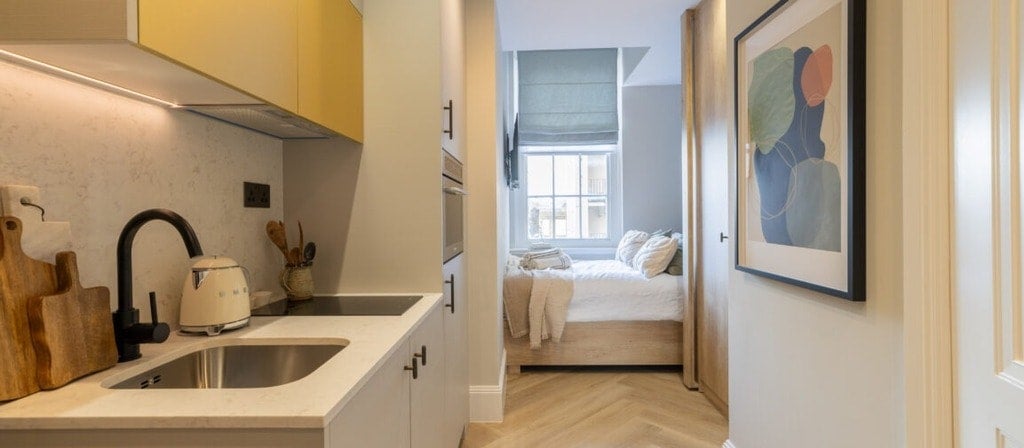 Flat Draycott Avenue in Greater London