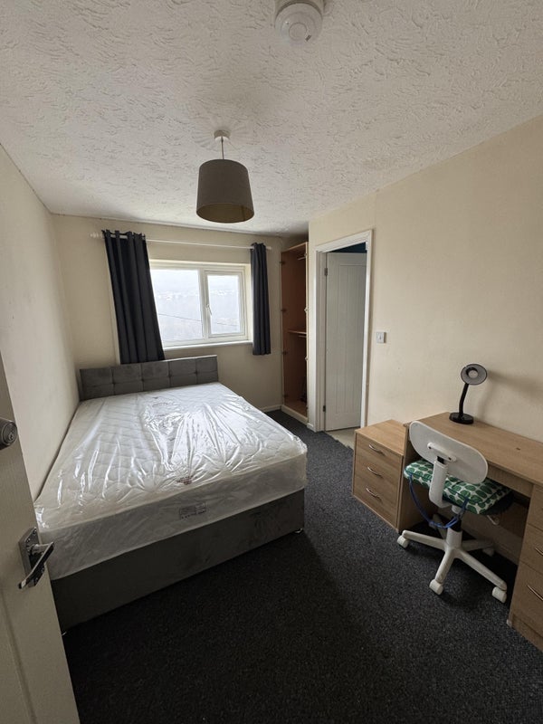 Room Tower Street in Pontypridd