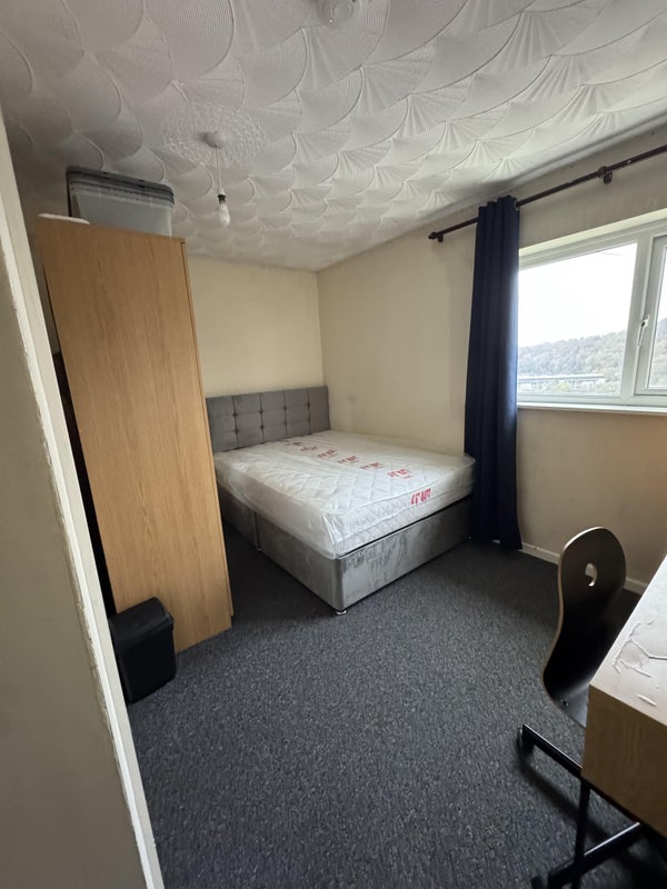 Room Tower Street in Pontypridd