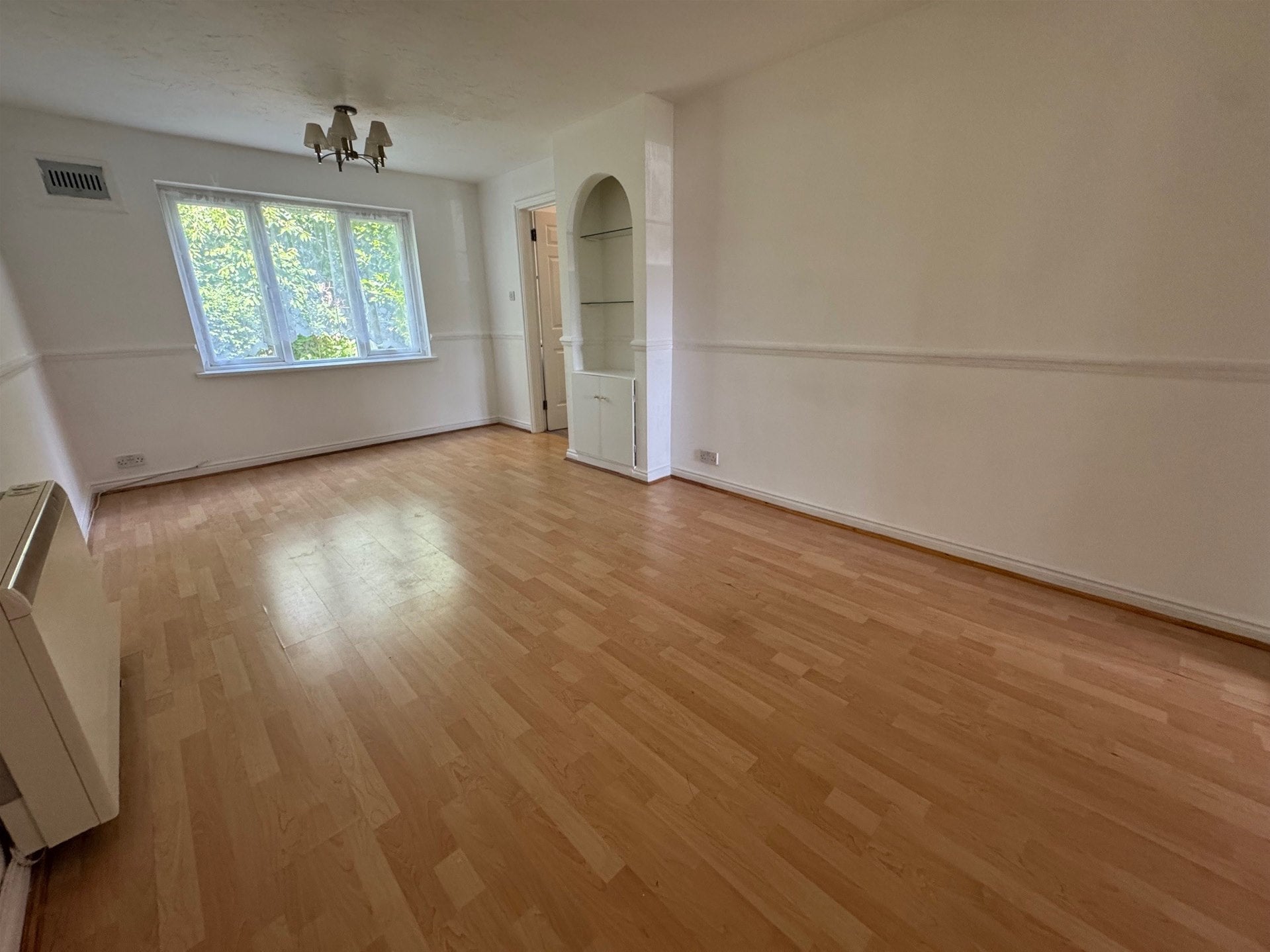 Flat Faulkner Close in Greater London