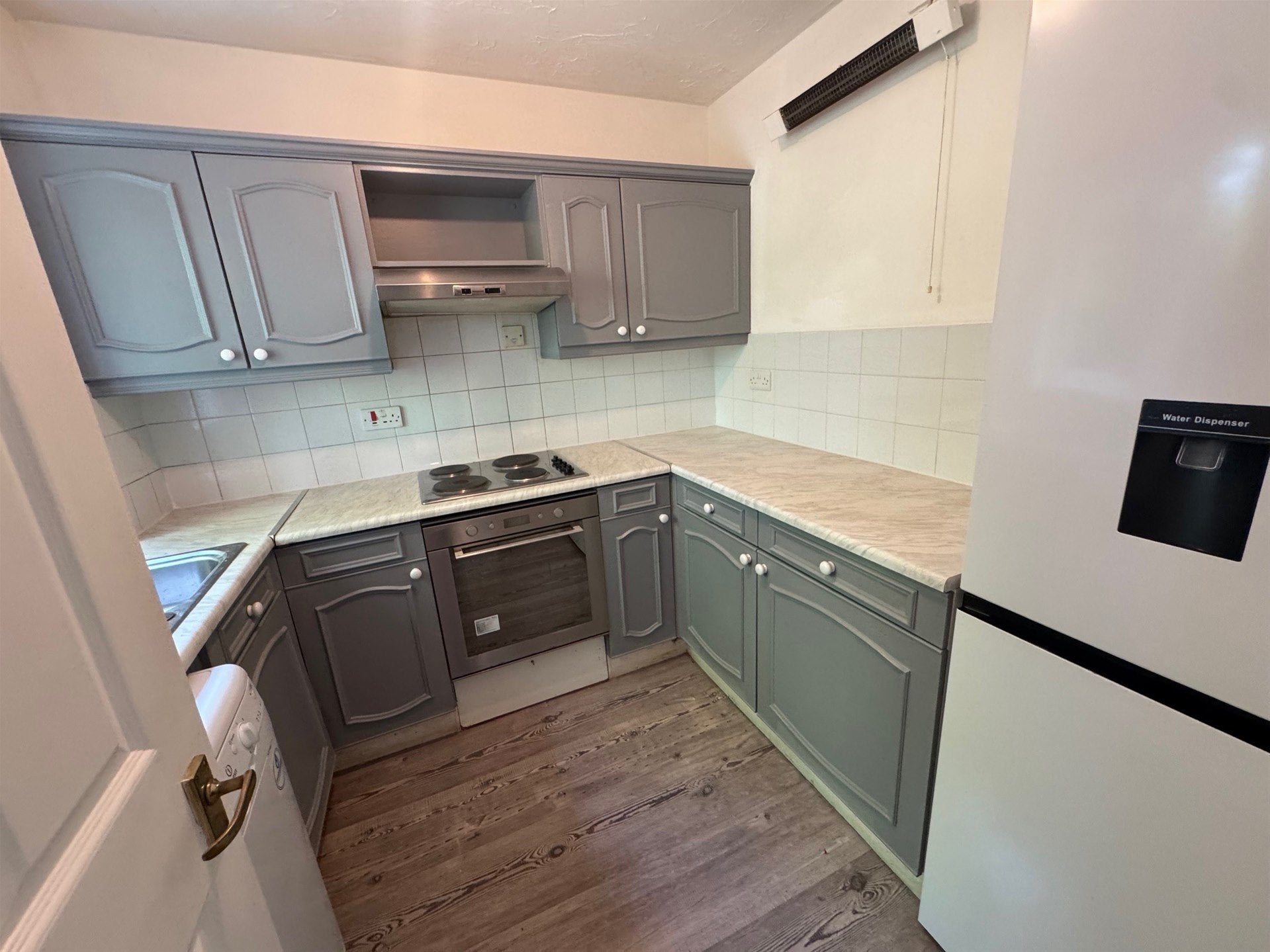 Flat Faulkner Close in Greater London