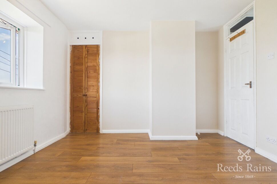 Flat Houfton Road in Bolsover