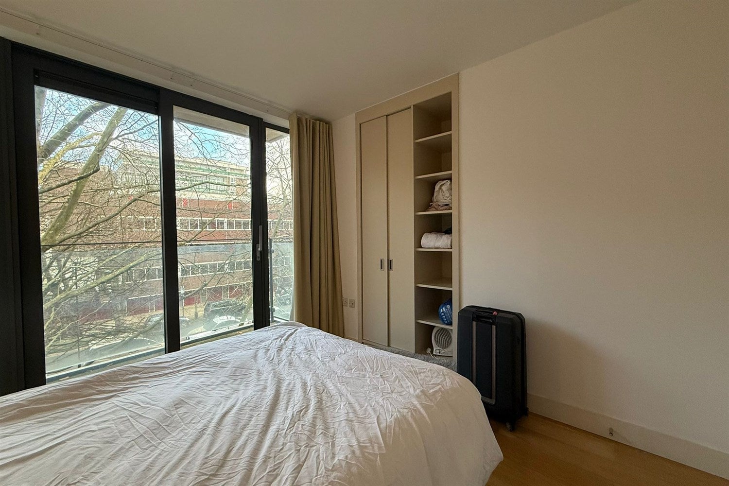 Flat Gifford Street in Greater London
