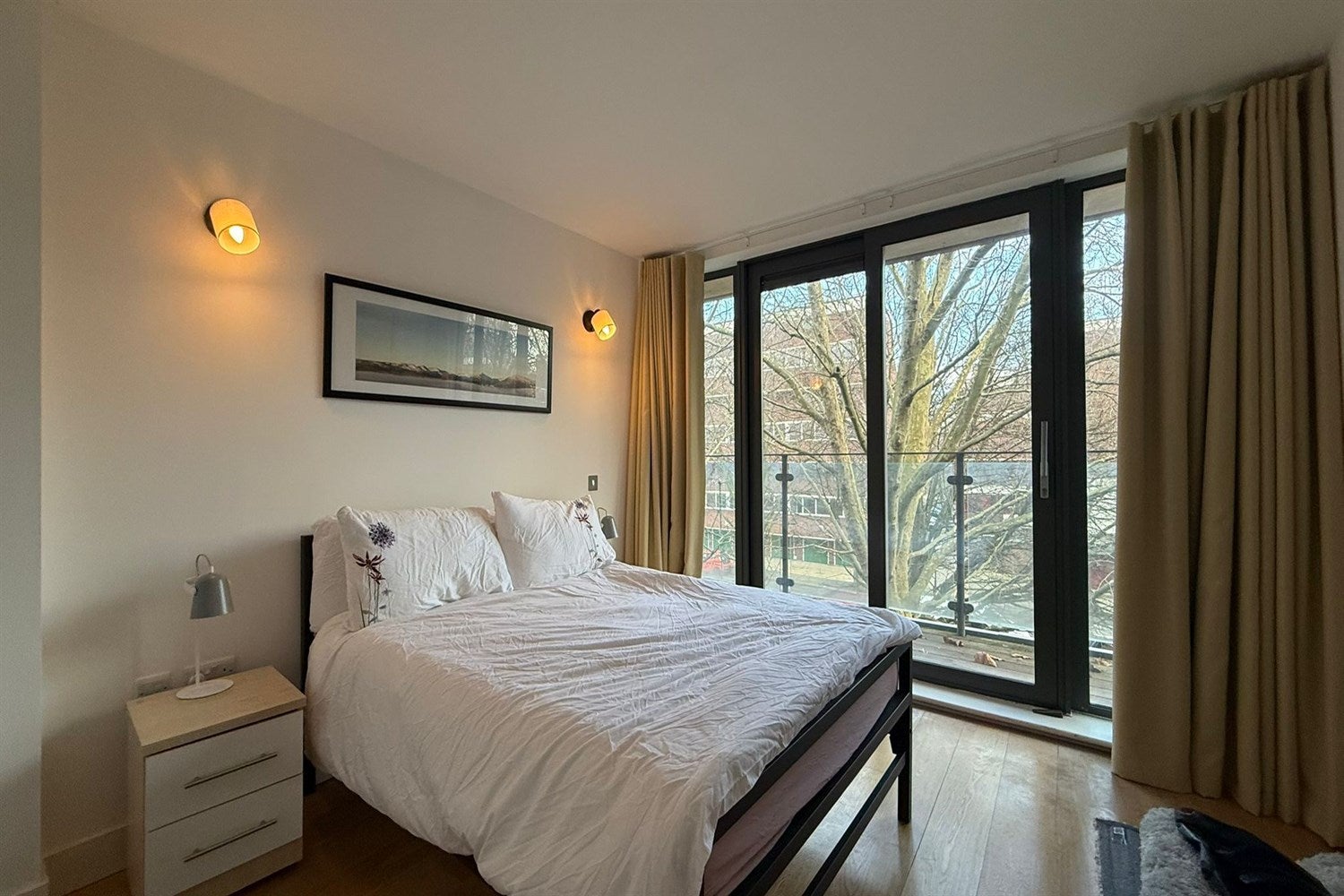 Flat Gifford Street in Greater London