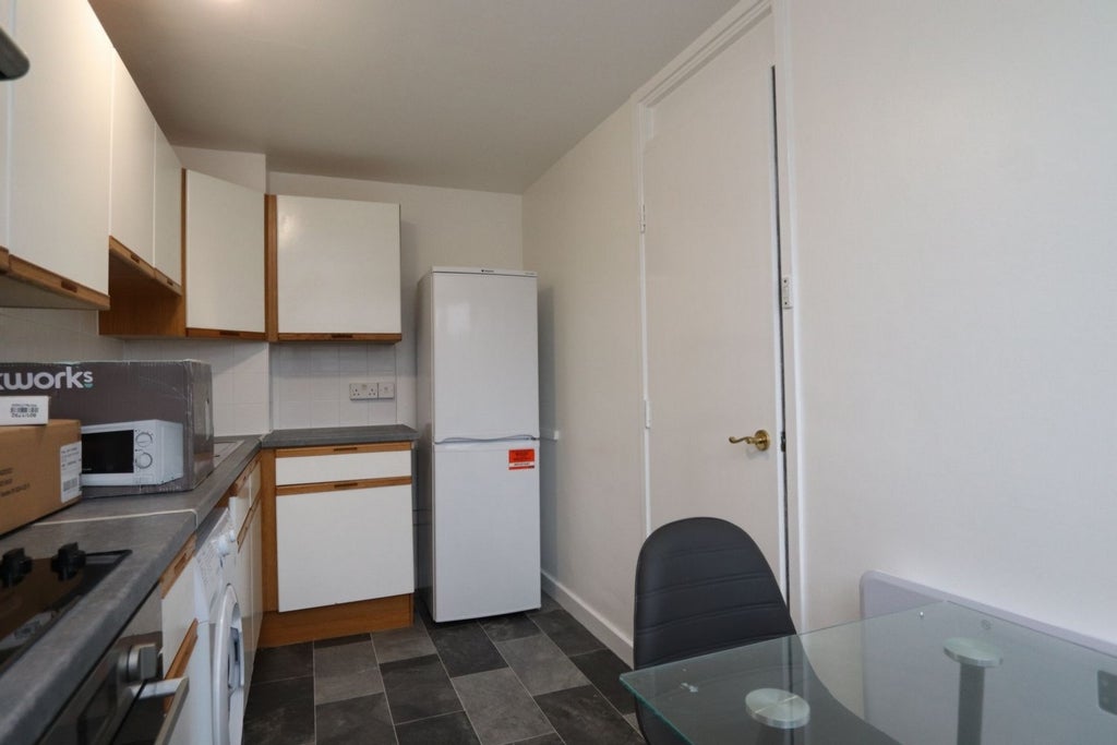 Room Globe Road in Greater London