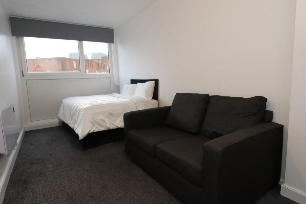 Room Globe Road in Greater London