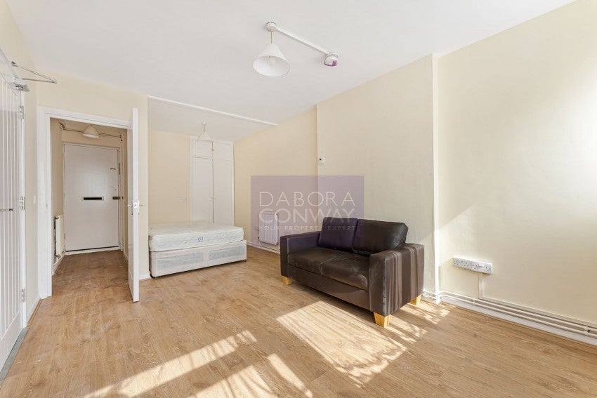 Flat Prospect Road in Greater London