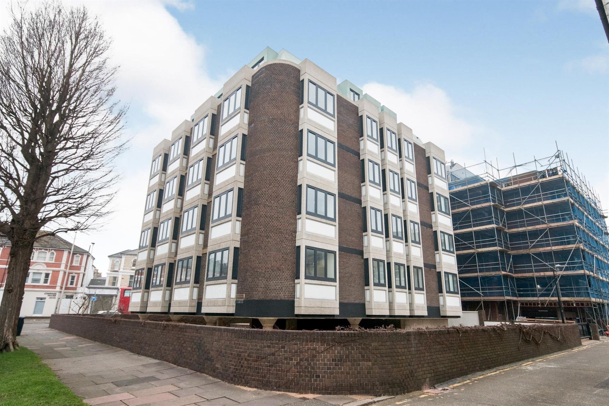 Flat Gildredge Road in Eastbourne