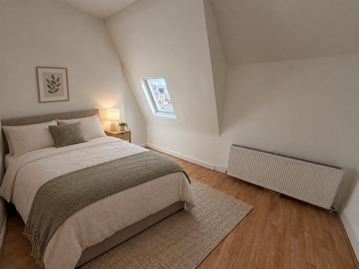 Room Woodside Park Road in Greater London
