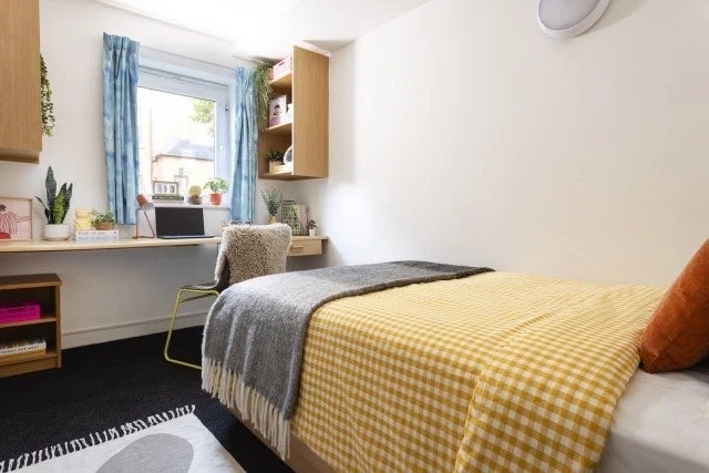 Room Upper Brook Street in Manchester