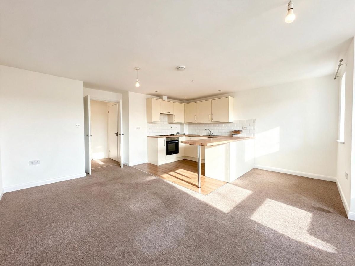 Flat Russell Wlison Court in Greater London