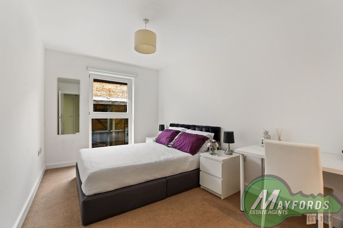 Flat Forge Square in Greater London