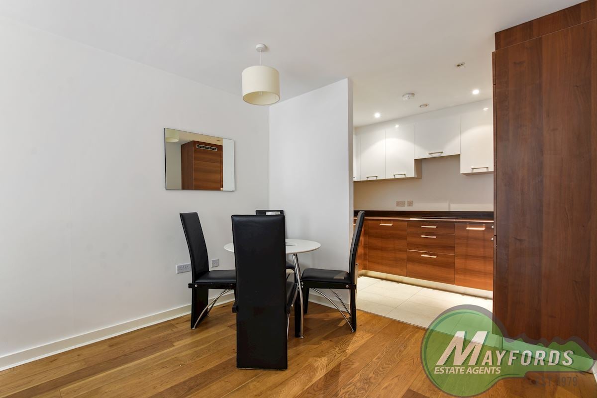 Flat Forge Square in Greater London