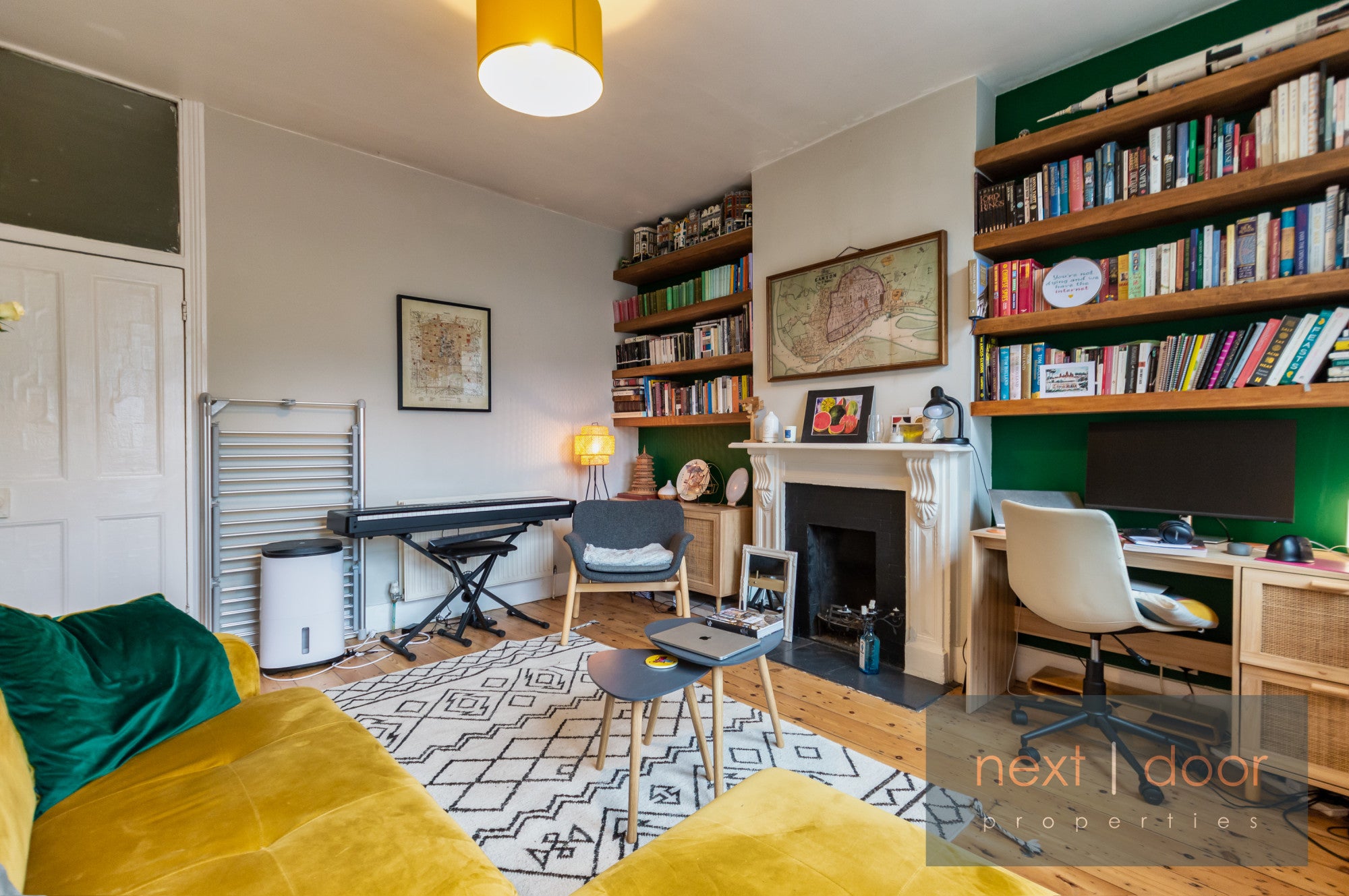Flat Lomond Grove in Greater London