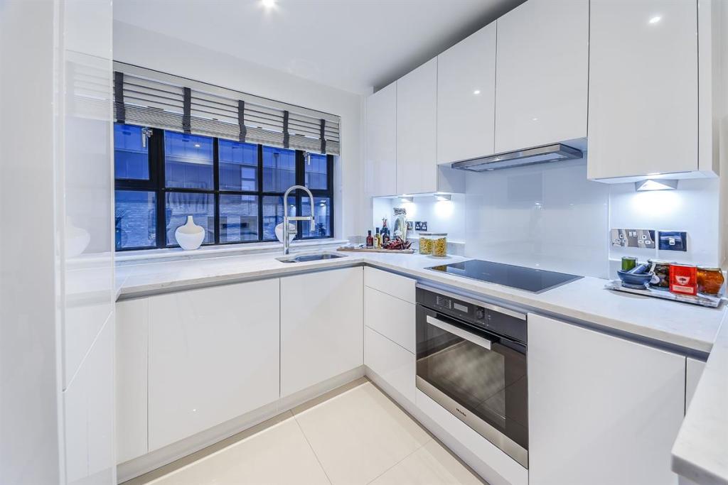 Flat Rainville Road in Greater London