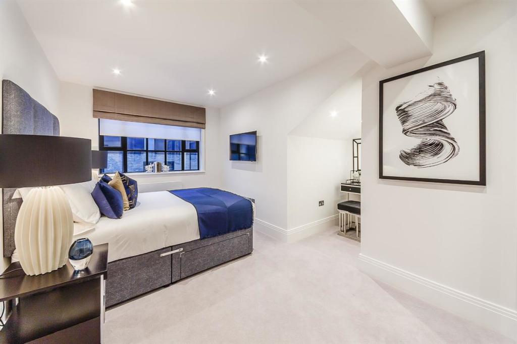 Flat Rainville Road in Greater London
