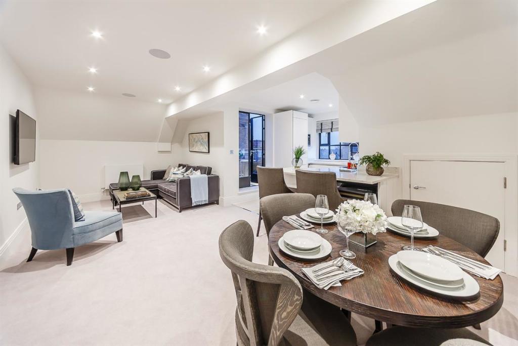 Flat Rainville Road in Greater London