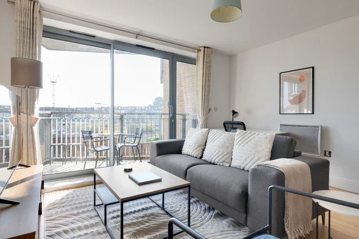 Flat Regent's Park Road in Greater London