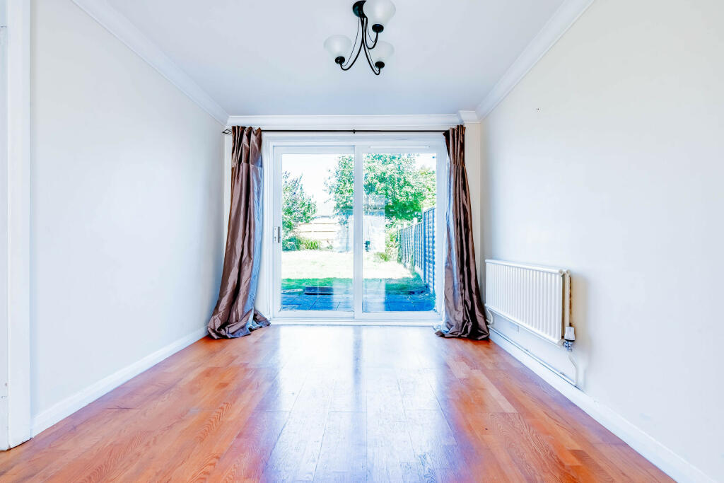 House Greenlands Way in Bristol
