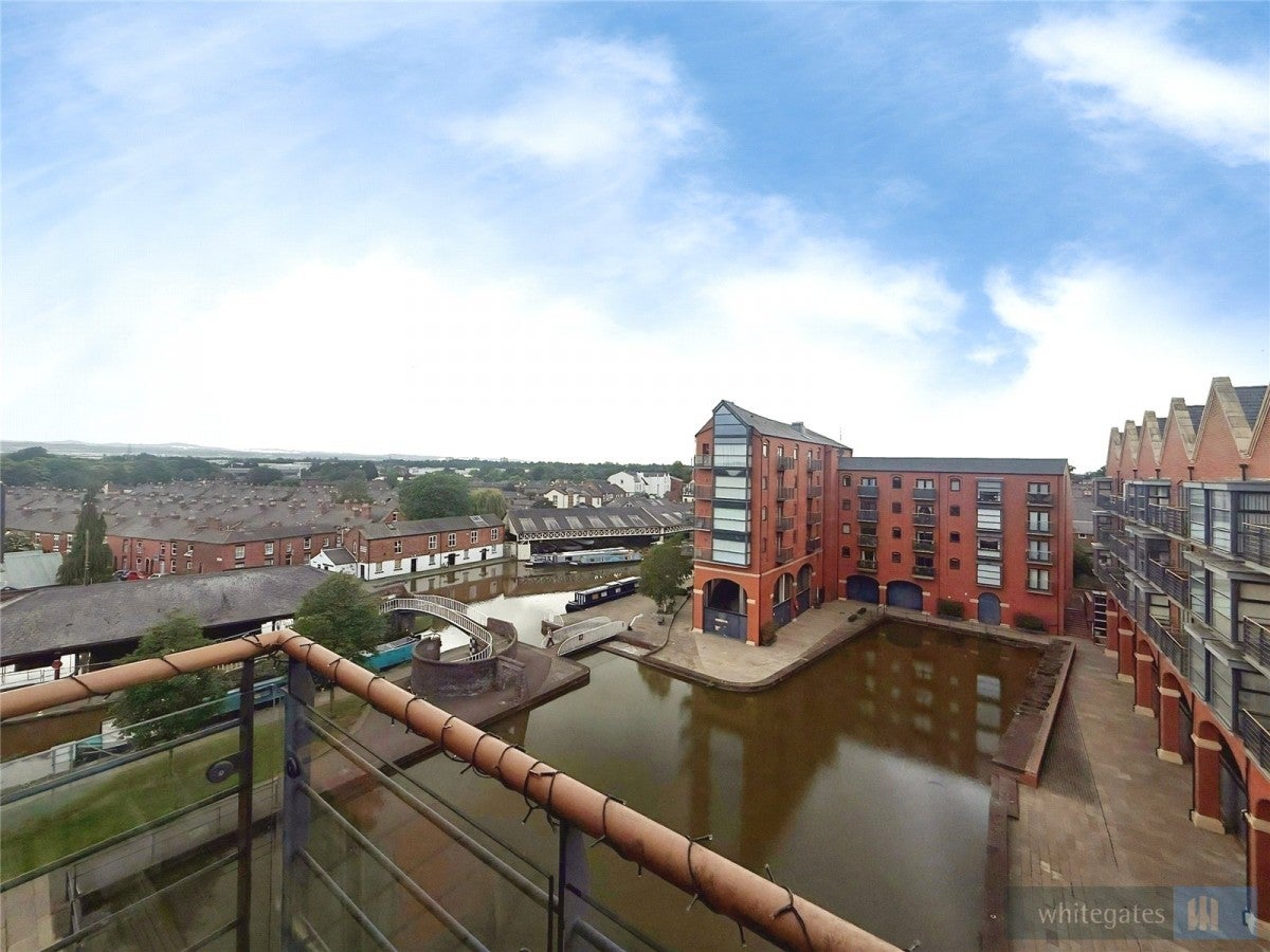 Flat Wharf View in Chester