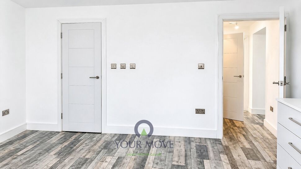 Flat Broomfield Road in Greater London