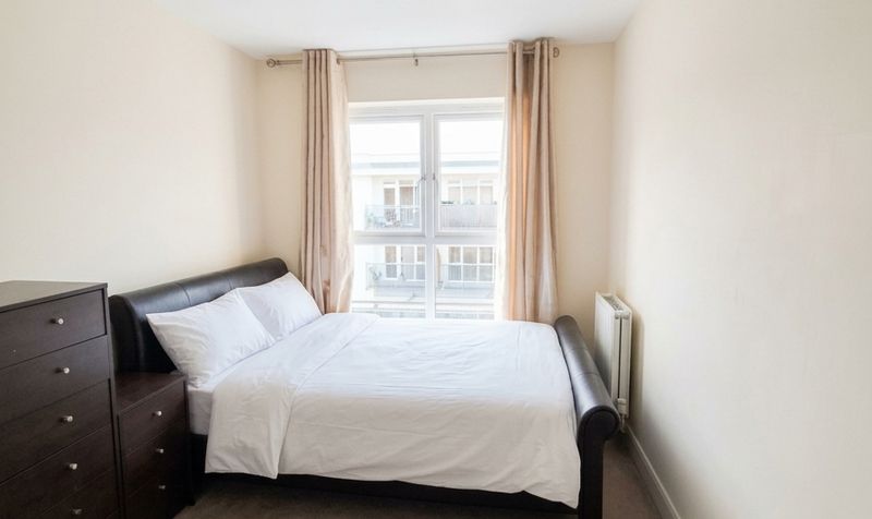 Flat Moulsford Mews in Reading