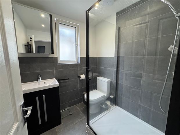 Room St. Helens Avenue in Swansea
