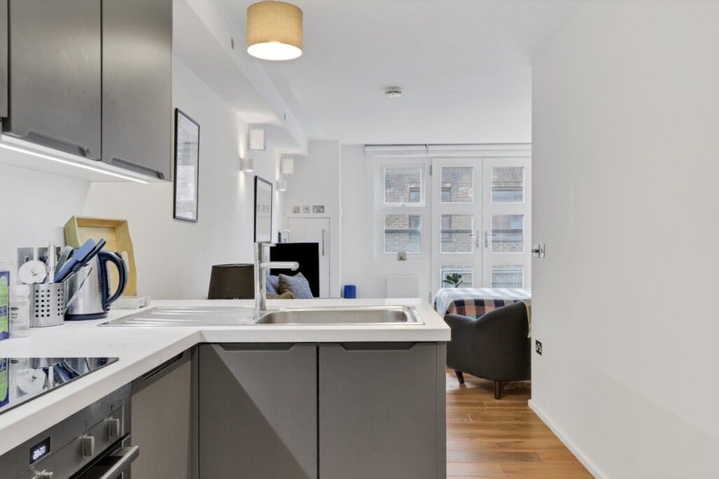 Flat Baynes Street in Greater London