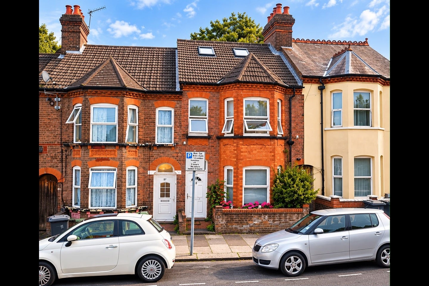 Room Lyndhurst Road in Luton