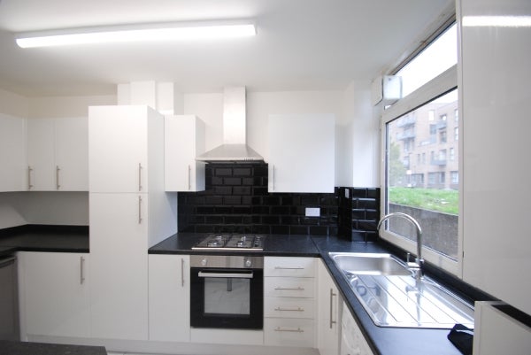 Flat Stewart Street in Greater London