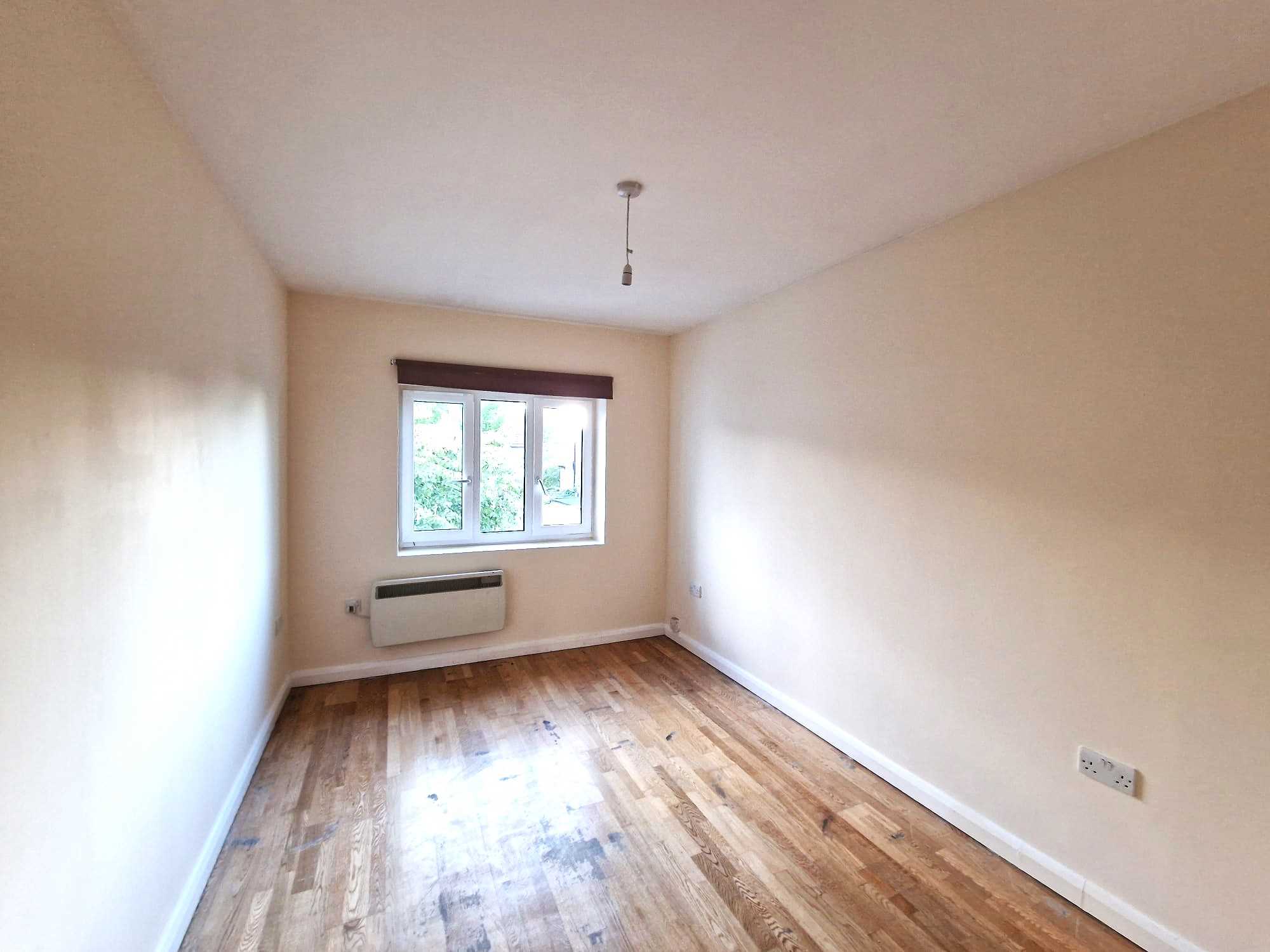 Flat Llanvanor Road in Greater London
