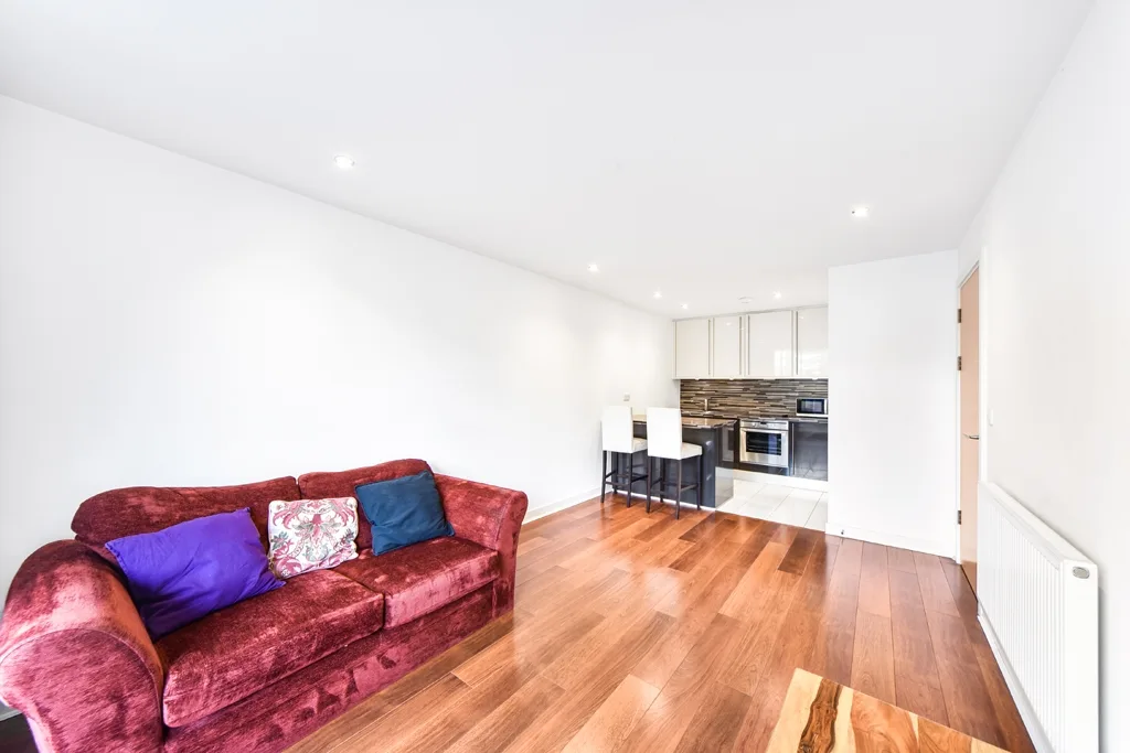 Flat Conington Road in Greater London