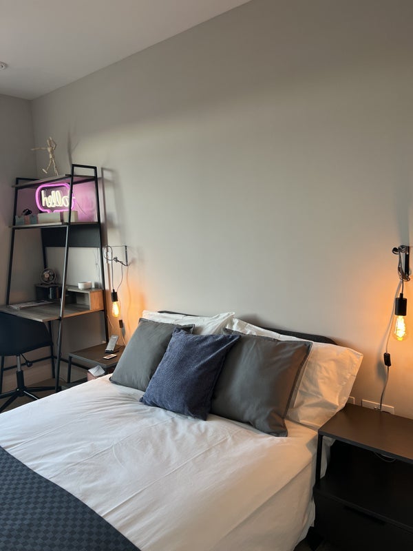 Room Station Road in Greater London