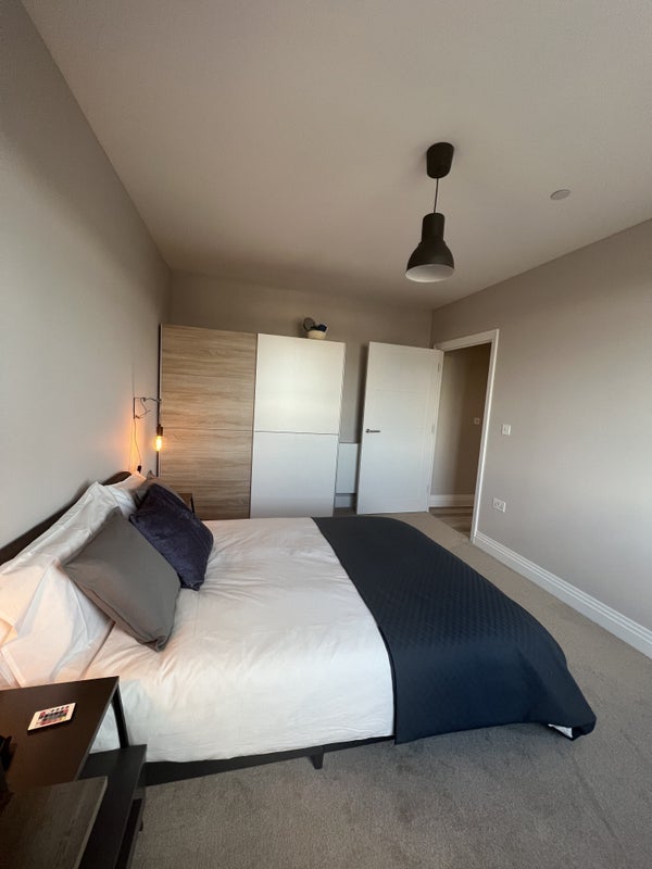 Room Station Road in Greater London