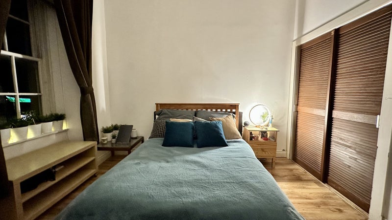 Room Kent Road in Glasgow
