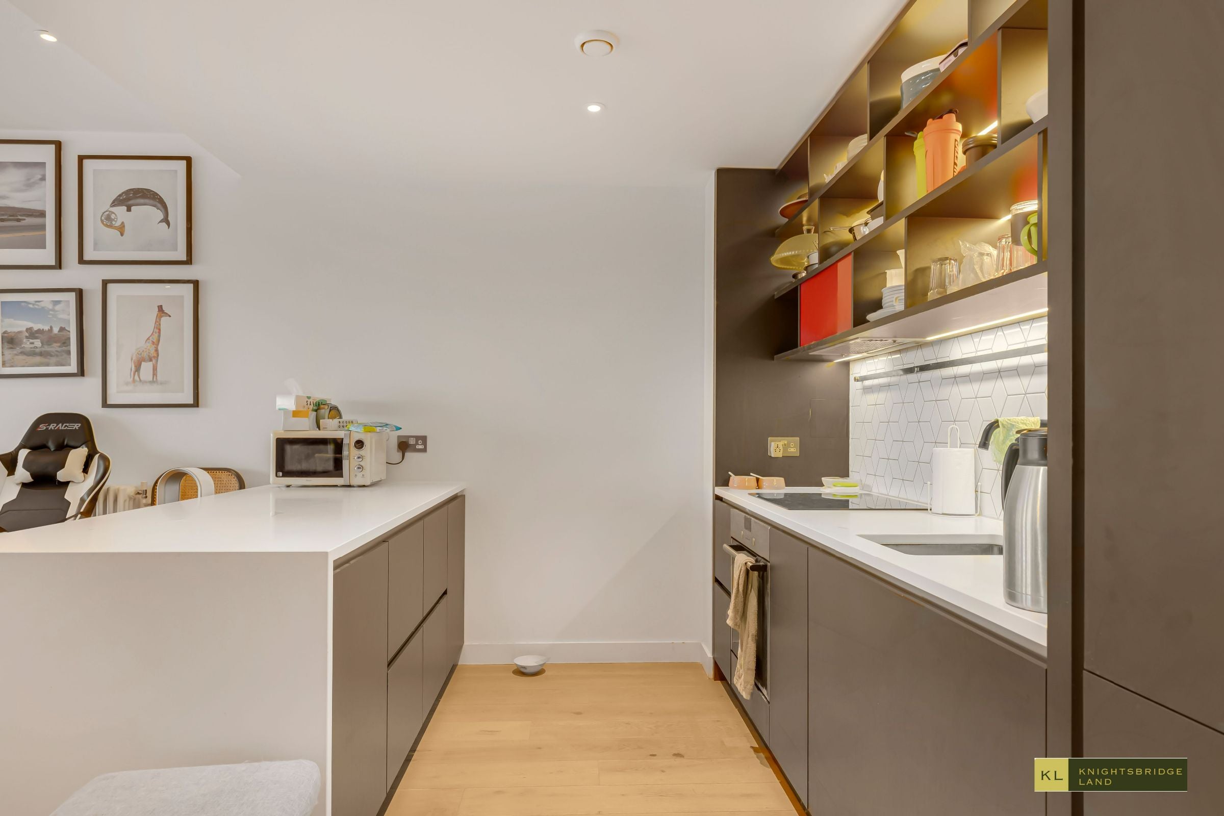 Flat Hope Street in Greater London