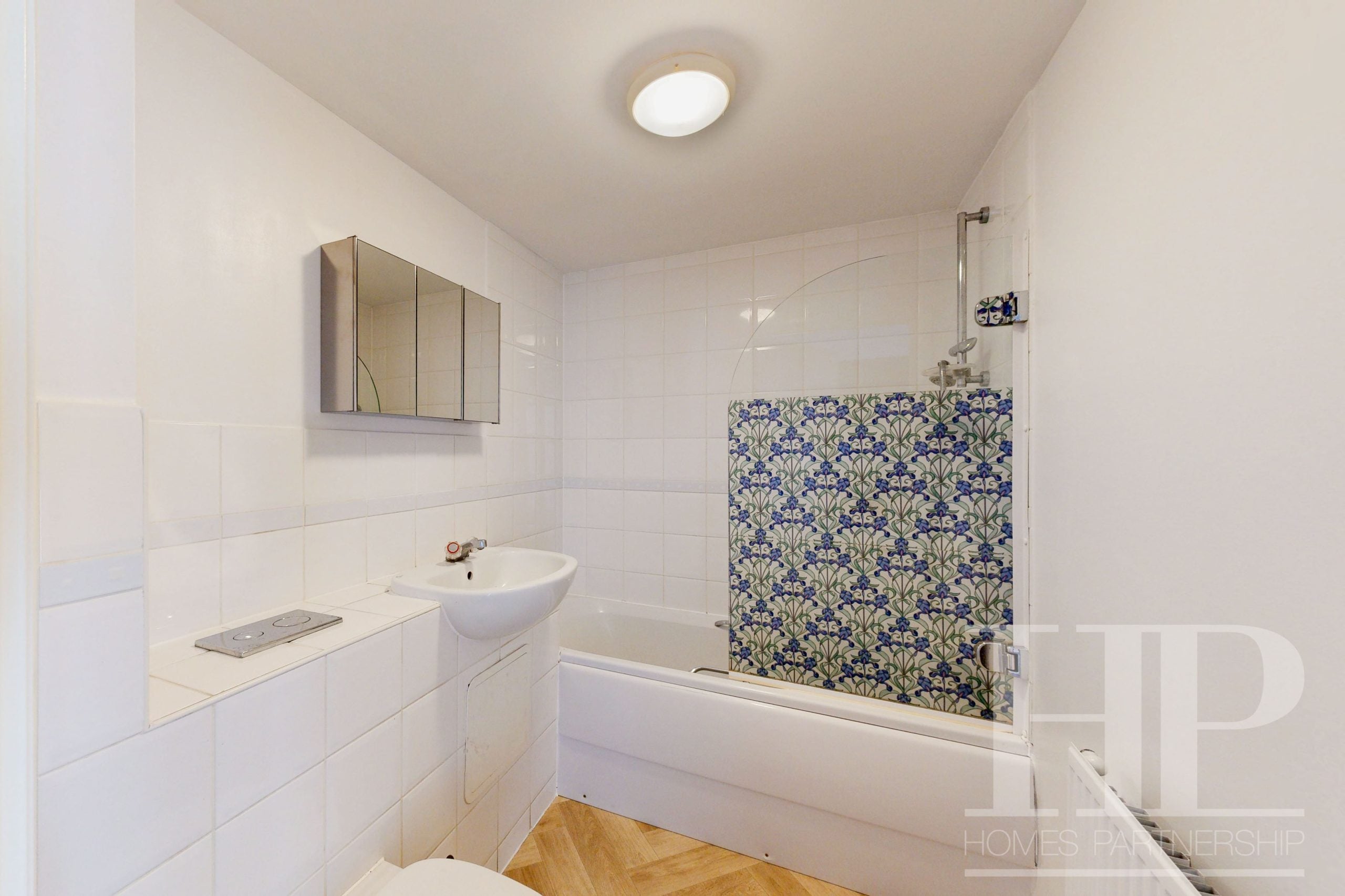 Flat Howlands Court in Crawley