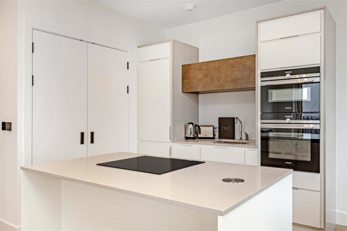 Flat Exchange Gardens in Greater London