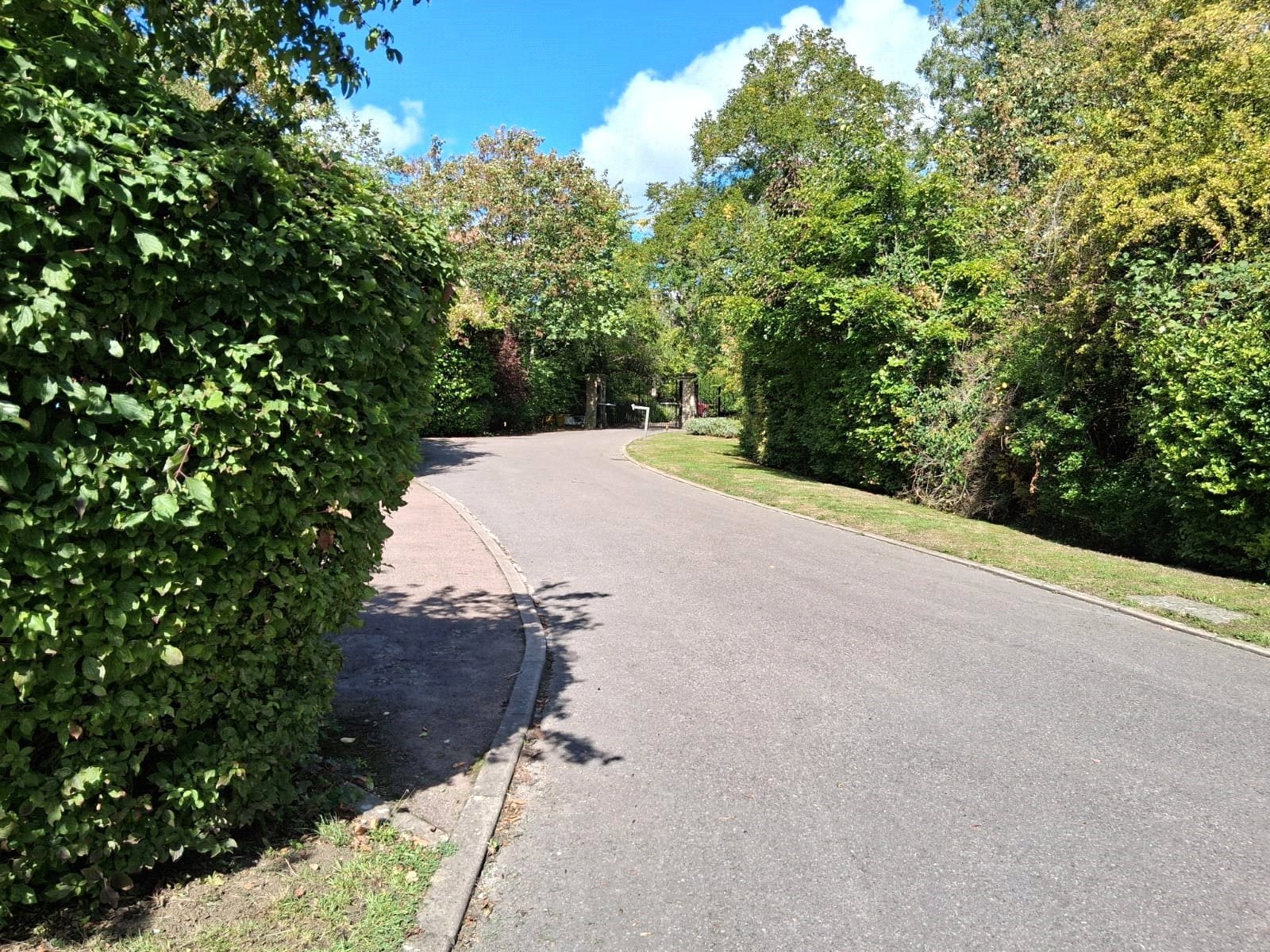 House Dorchester Close in Oxford