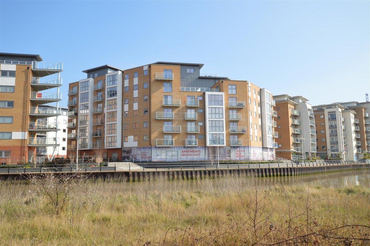 Flat Caelum Drive in Colchester
