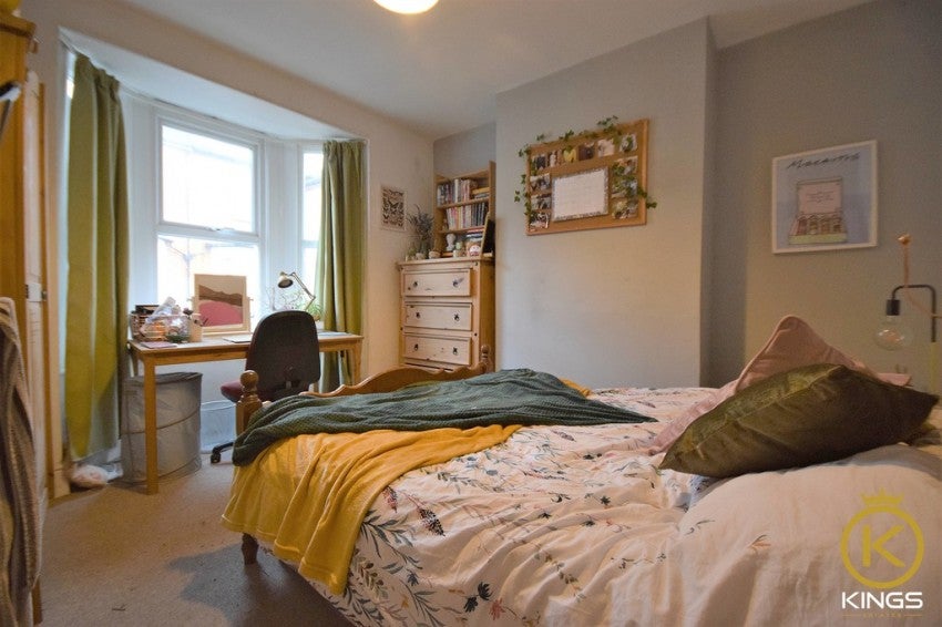 Room Gardner Road in Guildford
