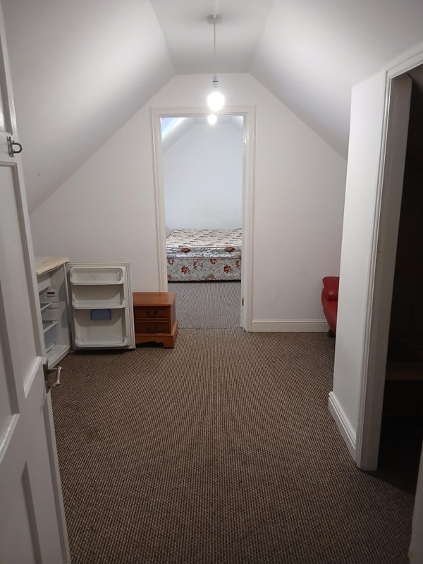 Room Druidstone Road in Cardiff